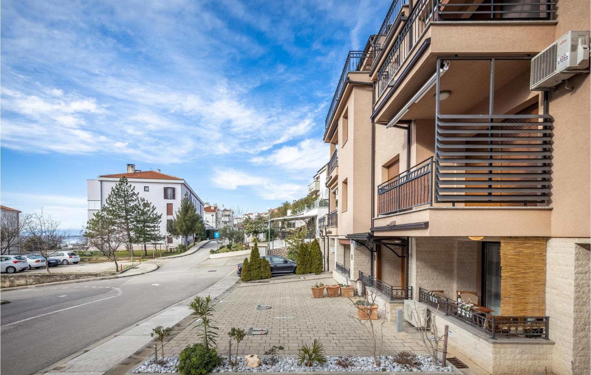 Cozy Apartment In Crikvenica With Kitchen Экстерьер фото