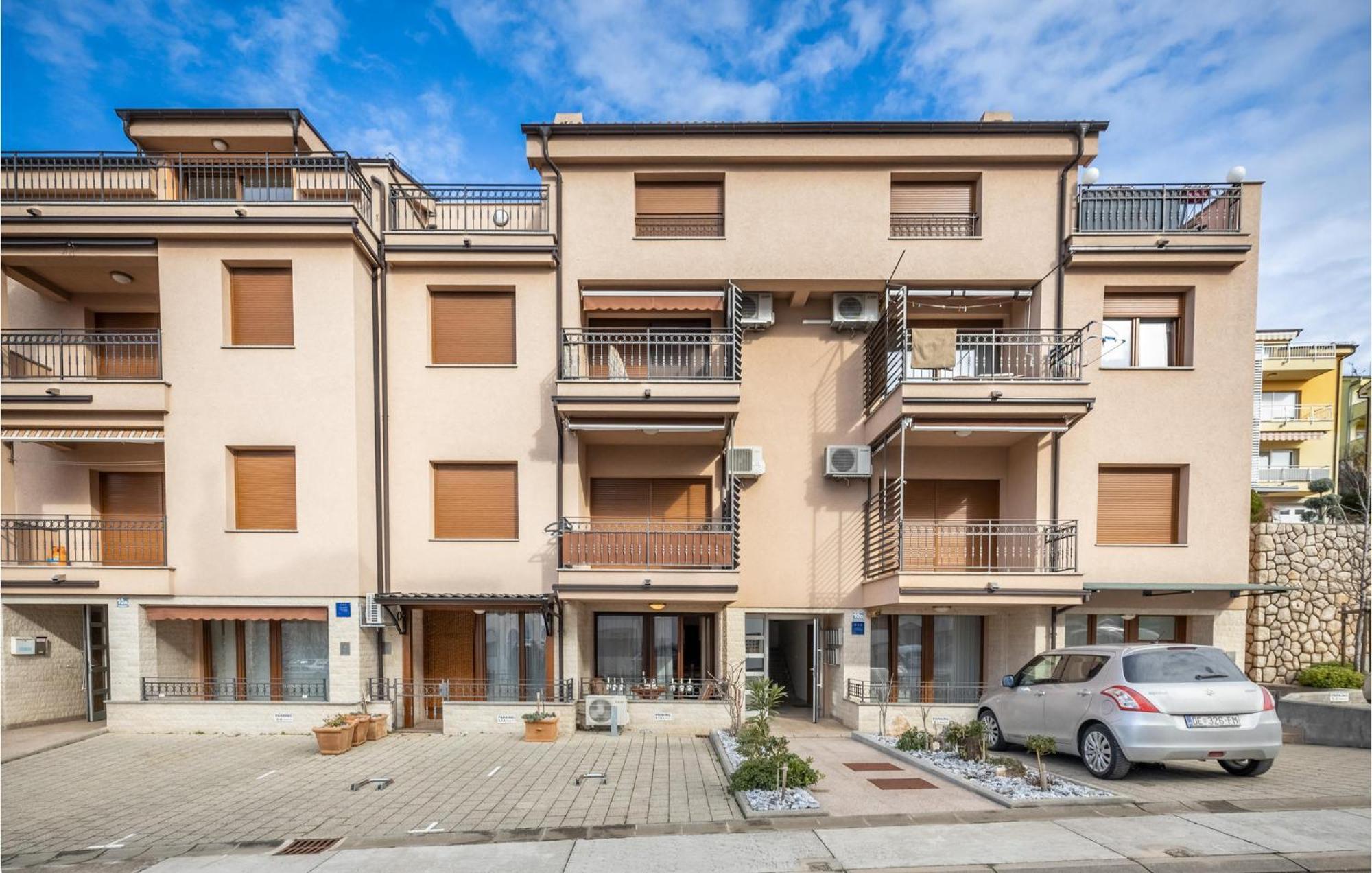 Cozy Apartment In Crikvenica With Kitchen Экстерьер фото